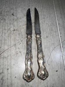 Vintage Silver Plated Lot Of 2 Hollow Dinner Knife Knives Grapes 1847 Rogers - Picture 1 of 10