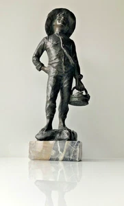 Antique Neapolitan Bronze Fish Seller Boy. Signed Linardi? - Picture 1 of 19