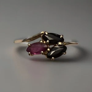 9ct Gold Sapphire Ring - Size L 1/2 - Pink & Blue Sapphires - Picture 1 of 6