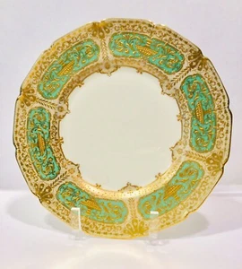 Tiffany & Co New York Plate, Royal Doulton, Made In England. 10”, Green & Gold. - Picture 1 of 7