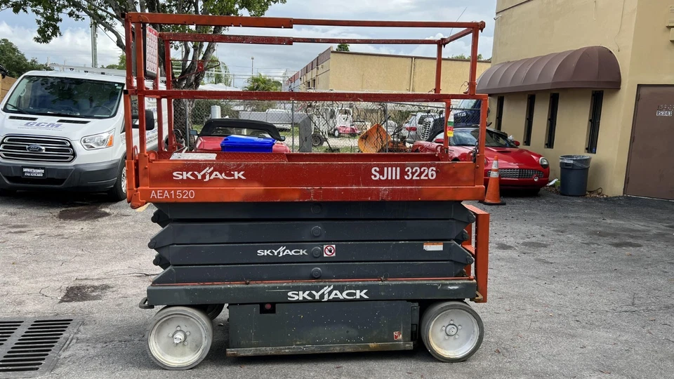 2014 SkyJack SJIII 3226, 26 ft. Electric Scissor Lift AEA1520 - Image 1 of 4