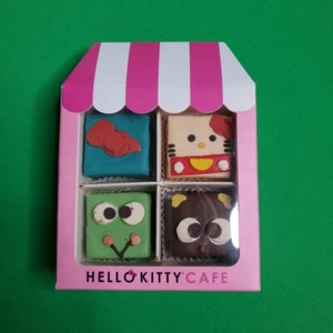 Hello Kitty Cafe Mini-Kuchen - 2023 Hello Kitty LKW exklusiv (zum Sammeln) - Bild 1 von 6