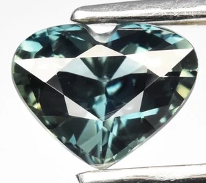 Rare saphir d’Auvergne 0.86ct 6.5x5mm VS cœur Vert/bleuté - Imagen 1 de 1