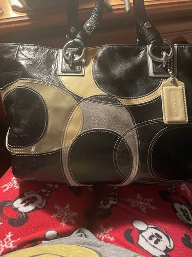 Borsa a mano Coach Signature nera con pelle verniciata gialla e grigia scamosciata #F17127