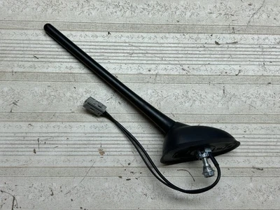 Antena de radio montada en el techo OEM 3925381JA2 2007-2013 Suzuki SX4 hatchback usada Foto 1 de 4