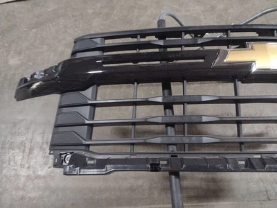 Chevrolet Silverado 2500 2024 parrilla 3076100 Foto 1 de 4