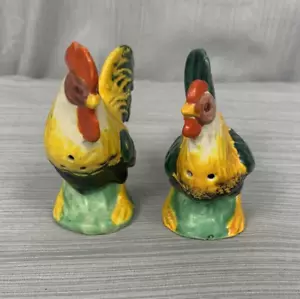 Set of Vintage Ceramic Rooster Chicken Farm Animal Salt and Pepper Shakers Japan - Picture 1 of 6