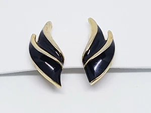 Black enamel gold tone wings clip on earrings Vintage retro dressy classy leaf - Picture 1 of 10