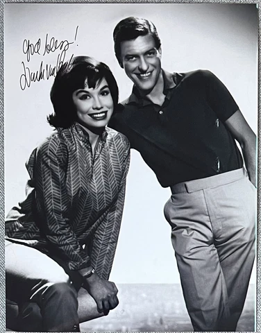 Dick Van Dyke Signed 7.75x10 Photo - Collectible, Mary Poppins, Bye Bye Birdie Cover