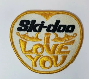 Vintage Ski Doo I Love You Schneemobil Patch Neu aus altem Lagerbestand 3"x 3" - Bild 1 von 8