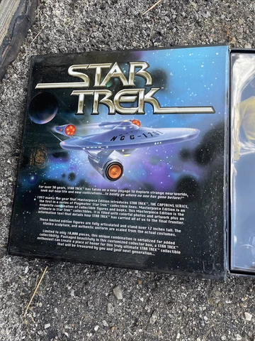 Star Trek Masterpiece Edition - 12" Captain Kirk Figure Captain Series Cover