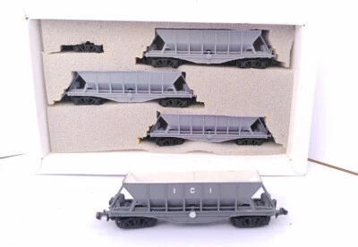 N Gauge LMS ICI Lime Hopper Wagon 3 Pack - Image 1 of 4