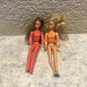 Vintage Kenner Glamour Girls Set mit zwei Mini Puppen 4 Zoll blond brünett 1980er - Bild 1 von 5