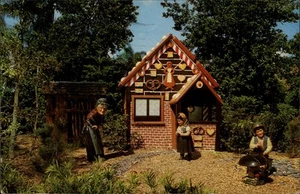 Tampa,FL Hansel And Gretel In The Dwarf Village Hillsborough County Florida - Picture 1 of 2