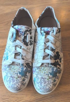 Calvin Klein Women's Imilia Size 8/38 Floral Multi-Color Casual Sneakers GUC - Image 1 of 4