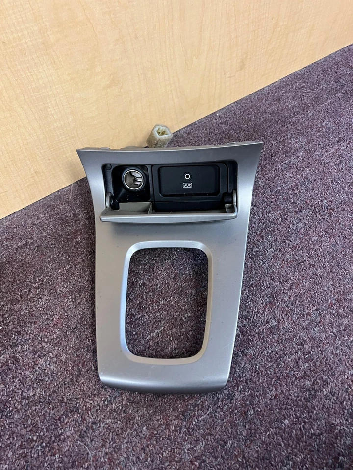 Conjunto de bisel de ajuste de palanca de cambios Subaru Forester 2003-2008 plateado genuino OEM Foto 1 de 1