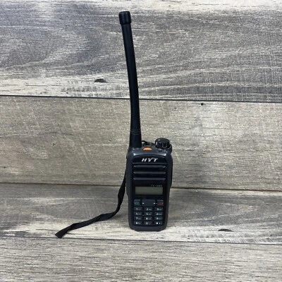 Radio bidireccional HYT TC-580v negra portátil 136-174 MHz Foto 1 de 4