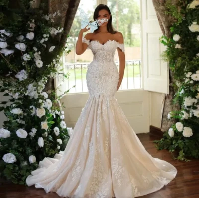 Vestido de novia vintage de sirena con hombros descubiertos vestido de novia apliques de encaje Foto 1 de 4