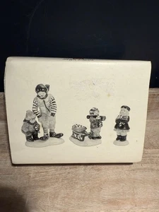 Department 56 Snow Village Kinder Zuckerstangen und Ronald McDonald 54926 - Bild 1 von 11