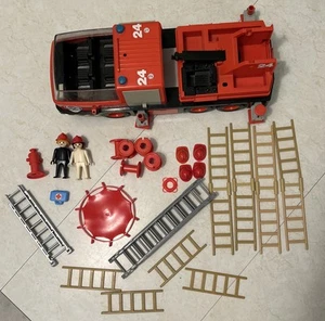Vtg Playmobil Fire Ladder Truck 1981 Geobra #24 With Accessories 2 Firefighters - Picture 1 of 5
