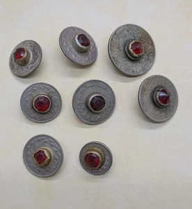 Botones de monedas Kuchi vintage nociones tribales centros de vidrio rojo 8 piezas (18356) - Imagen 1 de 6
