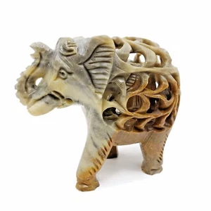 Escultura, banarsi, piedra jabonosa elefante artesanal con bebé en el interior - Imagen 1 de 7