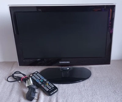 Samsung UE19C4000PW 19' LED Slim TV *FULLY WORKING* With Remote Control - Image 1 of 4