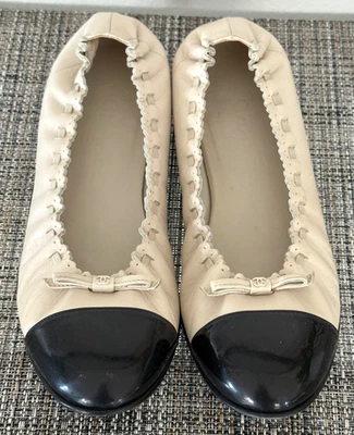 Chanel Tan & Black Leather Elastic Ballet Flats Shoes EU 38 US 7.5 - 8 Italy - Image 1 of 4