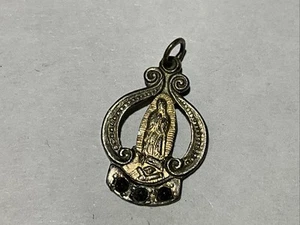 ALTER Sterling Silber Charm Anhänger Unsere Liebe Frau von Guadalupe JUNGFRAU FREI SH - Bild 1 von 3