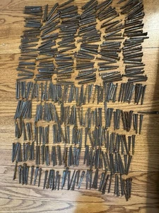 350+ handgeschmiedete antike Nägel aus dem 18. Jahrhundert, aufgearbeitet von der Iowa Farm 8,5 Pfund - Bild 1 von 8