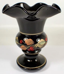 Jarrón urna con volantes de vidrio negro Fenton como nuevo hojas de otoño pintado a mano E Lowe - Imagen 1 de 10
