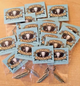 20 HANDMADE FEATHER ZIPPER PULLS PURSE CHARM KEY CHAIN FOB  HANDBAG ACCESSORY - Picture 1 of 6