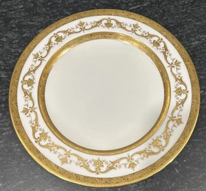 MINTONS ENCRUSTED RAISED GOLD CLASSIC Plate 9.25 EXCELLENT 2 AVAILABLE - Picture 1 of 7