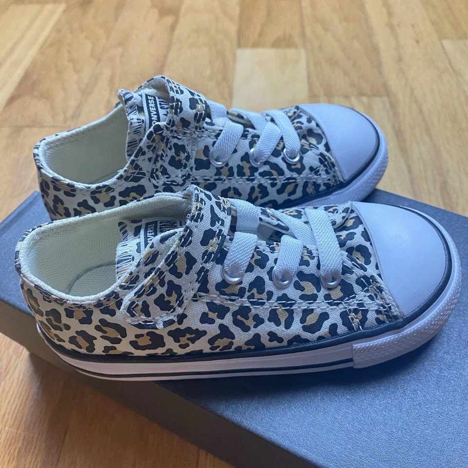 Zapatillas deportivas Converse para niñas pequeñas con estampado de leopardo 766298F talla 8 Foto 1 de 4