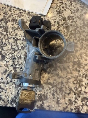 2002 ford focus ignition and key - Imagem 1 de 4