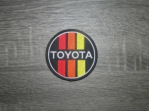 Parche de hierro estilo retro vintage 3 rayas Toyota Motorsports 3,25" x 3,25" - Imagen 1 de 2