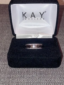 Kay Jewelers - 14 carat, White Gold - Size 10 - Carved Wedding Ring - Picture 1 of 3