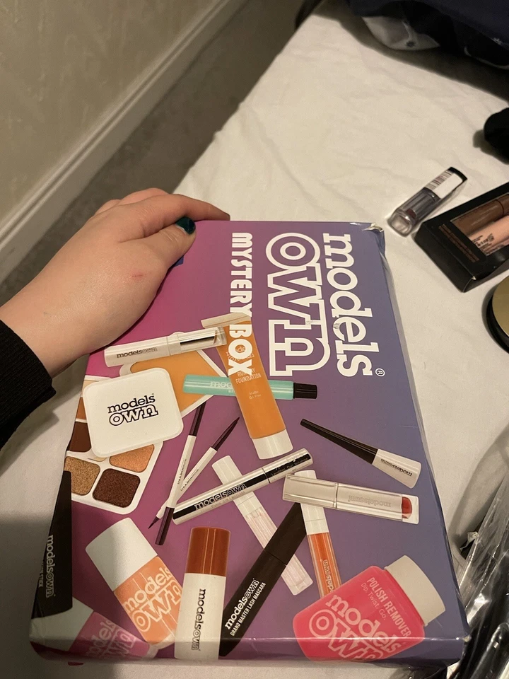 make up sets for women - Image 1 of 1