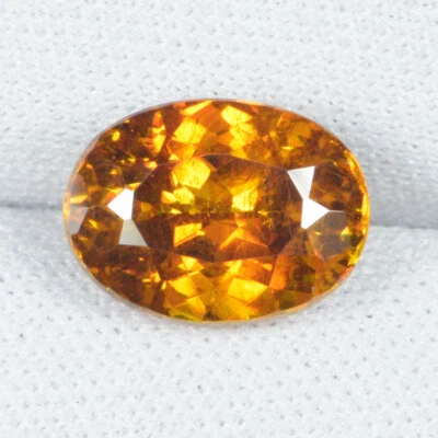 4.69 ct BEST SPARKLING - ORANGE YELLOW  NATURAL SPHALERITE - OVAL See Vdo BL - Image 1 of 2