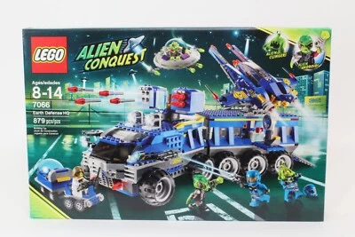 NEW Lego Alien Conquest EARTH DEFENSE HQ Set 7066 Alien Clinger Trooper Minifigs - Image 1 of 4