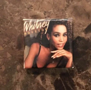 *Vintage 1½'' Pinback Button - Whitney Houston - Picture 1 of 2
