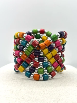 Brazalete elástico asimétrico con cuentas de plata de barril de madera multicolor de seis filas Foto 1 de 4