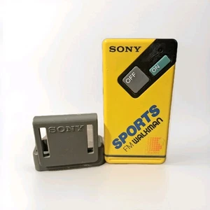 Sony Sports FM Walkman SRF-4 Tested & Working w/Fresh Batteries - Picture 1 of 4