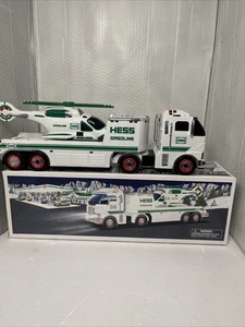 Vintage Hess Benzin Spielzeug LKW und Hubschrauber 2006 - Bild 1 von 12