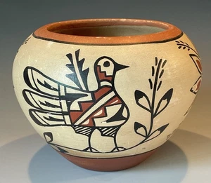 20th C. Native American C. Tosa Jemez Pottery Pueblo w/ Bird Southwestern Art - Picture 1 of 7
