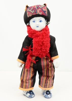 Muñeca de porcelana cultural asiática de colección cuerpo de tela de 14 pulgadas hecha a mano arte popular Foto 1 de 4