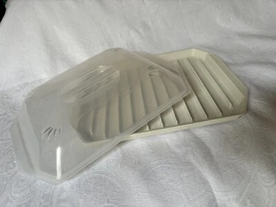 Nordic Ware  Microwave Bacon Rack with Vented Lid 10” x 8” Made In USA - Image 1 of 4