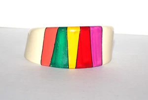 Vintage 50er/60er Jahre Kunststoff weiß Regenbogen Armreif Armband CSM3 - Bild 1 von 6
