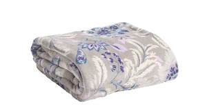 Neu mit Etikett Vera Bradley Fleecedecke Überwurf 80"X50" R65$ venezianisches Paisley eisblau - Bild 1 von 2