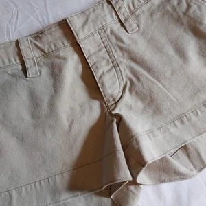 American Eagle Damenshorts Größe 4 hellbraun khaki Stretch Freizeit Arbeit 2 1/2" Schrittlänge - Bild 1 von 8